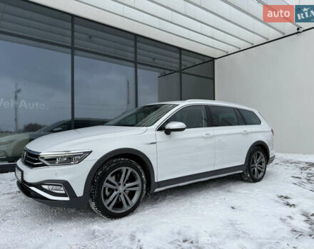 Белый Фольксваген Пассат, объемом двигателя 1.97 л и пробегом 182 тыс. км за 27500 $, фото 1 на Automoto.ua