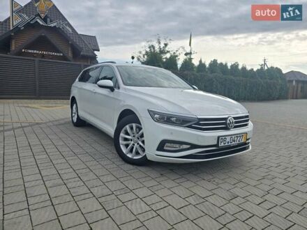 Фольксваген Пассат 2020 в Стрые на Automoto.ua Белый Фольксваген Пассат, объемом двигателя 2 л и пробегом 150 тыс. км за 19999 $, фото 1 на Automoto.ua