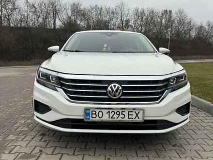 Белый Фольксваген Пассат, объемом двигателя 1.98 л и пробегом 120 тыс. км за 18800 $, фото 1 на Automoto.ua