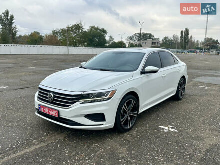 Белый Фольксваген Пассат, объемом двигателя 2 л и пробегом 105 тыс. км за 16700 $, фото 1 на Automoto.ua