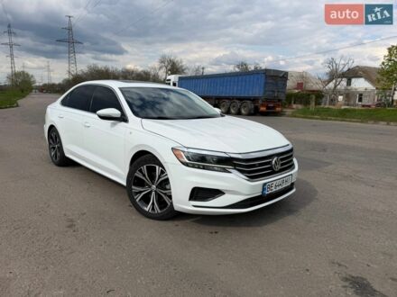 Белый Фольксваген Пассат, объемом двигателя 1.98 л и пробегом 208 тыс. км за 17500 $, фото 1 на Automoto.ua