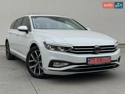 Белый Фольксваген Пассат, объемом двигателя 2 л и пробегом 196 тыс. км за 24999 $, фото 1 на Automoto.ua