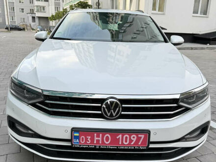 Белый Фольксваген Пассат, объемом двигателя 2 л и пробегом 205 тыс. км за 27500 $, фото 1 на Automoto.ua