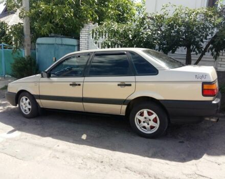 Бежевый Фольксваген Пассат, объемом двигателя 1.8 л и пробегом 1 тыс. км за 2200 $, фото 1 на Automoto.ua