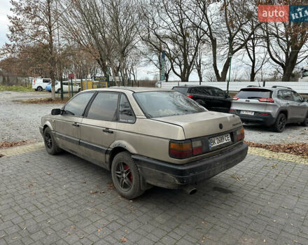 Бежевый Фольксваген Пассат, объемом двигателя 1.8 л и пробегом 300 тыс. км за 1350 $, фото 3 на Automoto.ua