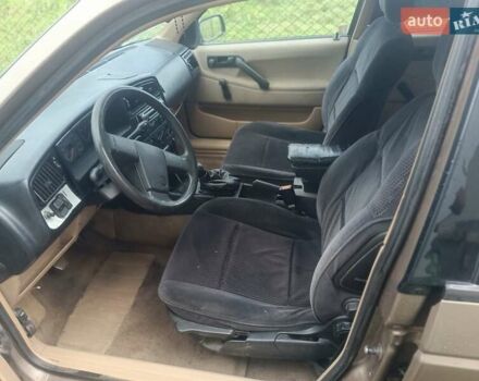 Бежевий Фольксваген Пассат, об'ємом двигуна 1.8 л та пробігом 300 тис. км за 1300 $, фото 3 на Automoto.ua