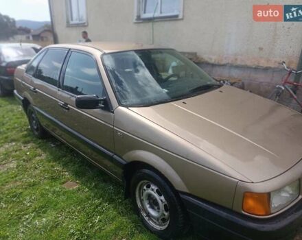 Бежевий Фольксваген Пассат, об'ємом двигуна 1.8 л та пробігом 300 тис. км за 1300 $, фото 1 на Automoto.ua