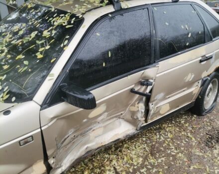 Бежевый Фольксваген Пассат, объемом двигателя 1.8 л и пробегом 100 тыс. км за 650 $, фото 1 на Automoto.ua