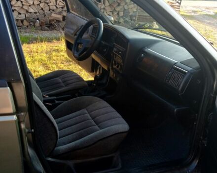 Бежевый Фольксваген Пассат, объемом двигателя 2 л и пробегом 239 тыс. км за 800 $, фото 2 на Automoto.ua