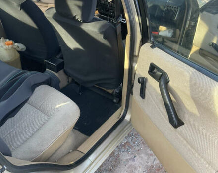 Бежевый Фольксваген Пассат, объемом двигателя 1.8 л и пробегом 279 тыс. км за 1999 $, фото 10 на Automoto.ua