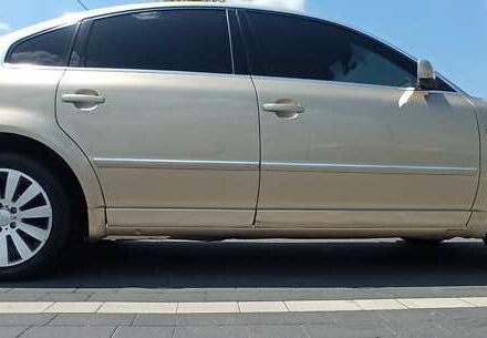 Бежевый Фольксваген Пассат, объемом двигателя 1.6 л и пробегом 300 тыс. км за 5000 $, фото 17 на Automoto.ua