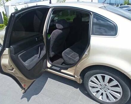 Бежевый Фольксваген Пассат, объемом двигателя 1.6 л и пробегом 300 тыс. км за 5000 $, фото 7 на Automoto.ua