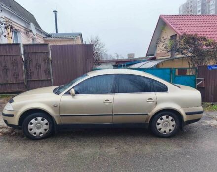 Бежевый Фольксваген Пассат, объемом двигателя 1.8 л и пробегом 320 тыс. км за 4500 $, фото 1 на Automoto.ua