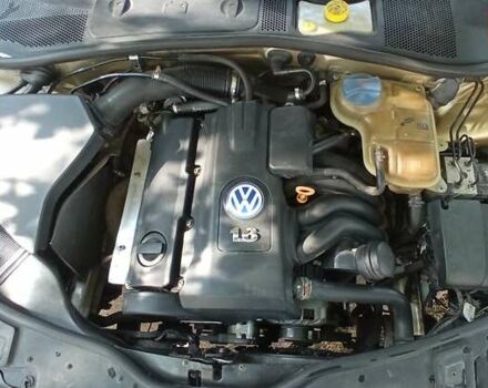 Бежевый Фольксваген Пассат, объемом двигателя 1.6 л и пробегом 300 тыс. км за 5000 $, фото 11 на Automoto.ua