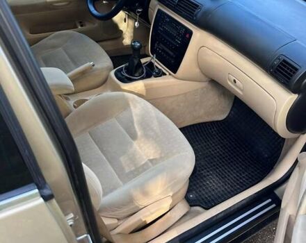 Бежевый Фольксваген Пассат, объемом двигателя 1.78 л и пробегом 380 тыс. км за 4200 $, фото 6 на Automoto.ua