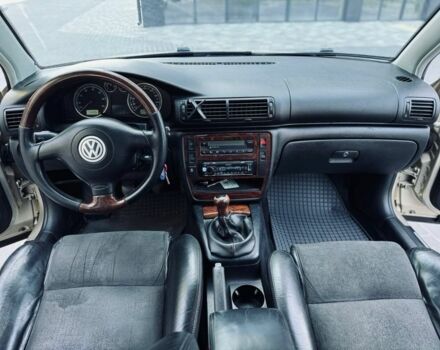 Бежевий Фольксваген Пассат, об'ємом двигуна 1.8 л та пробігом 238 тис. км за 3800 $, фото 11 на Automoto.ua