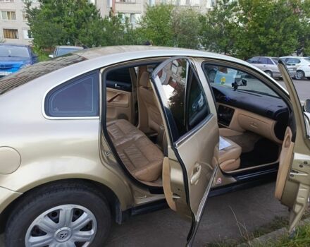 Бежевый Фольксваген Пассат, объемом двигателя 1.9 л и пробегом 380 тыс. км за 3850 $, фото 1 на Automoto.ua