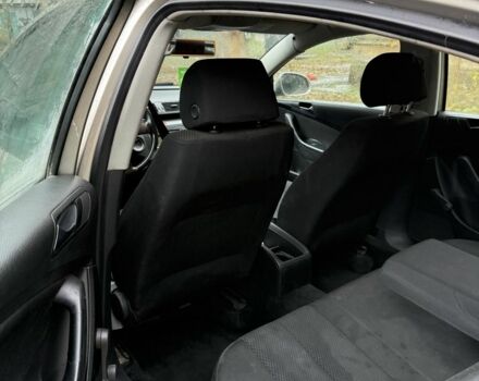 Бежевый Фольксваген Пассат, объемом двигателя 2 л и пробегом 300 тыс. км за 2199 $, фото 10 на Automoto.ua