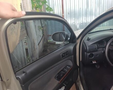Бежевий Фольксваген Пассат, об'ємом двигуна 2 л та пробігом 280 тис. км за 4000 $, фото 2 на Automoto.ua