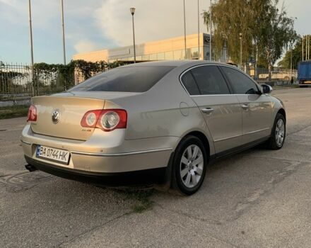 Бежевый Фольксваген Пассат, объемом двигателя 2 л и пробегом 275 тыс. км за 8000 $, фото 4 на Automoto.ua