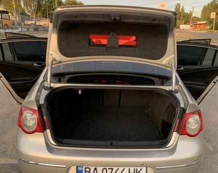 Бежевый Фольксваген Пассат, объемом двигателя 2 л и пробегом 275 тыс. км за 8000 $, фото 16 на Automoto.ua