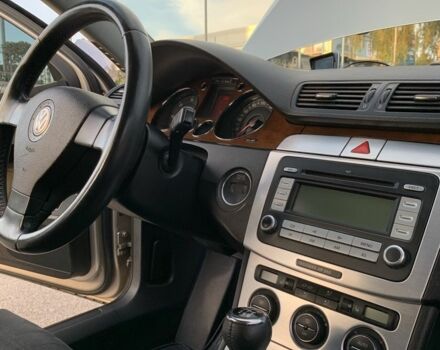 Бежевый Фольксваген Пассат, объемом двигателя 2 л и пробегом 275 тыс. км за 8000 $, фото 19 на Automoto.ua