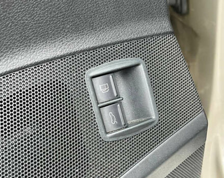 Бежевый Фольксваген Пассат, объемом двигателя 2 л и пробегом 290 тыс. км за 6900 $, фото 30 на Automoto.ua