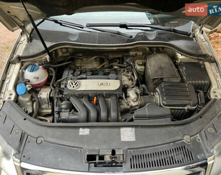 Бежевый Фольксваген Пассат, объемом двигателя 2 л и пробегом 290 тыс. км за 6900 $, фото 43 на Automoto.ua