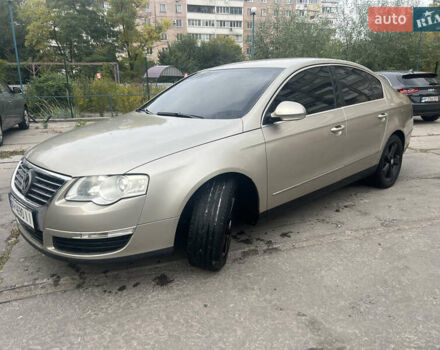 Бежевий Фольксваген Пассат, об'ємом двигуна 1.8 л та пробігом 290 тис. км за 5500 $, фото 1 на Automoto.ua