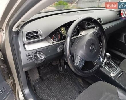 Бежевый Фольксваген Пассат, объемом двигателя 1.8 л и пробегом 150 тыс. км за 10000 $, фото 5 на Automoto.ua