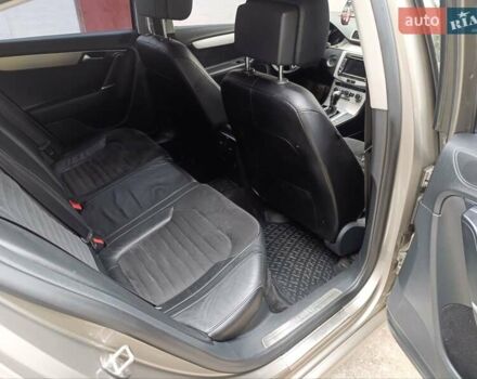 Бежевый Фольксваген Пассат, объемом двигателя 1.8 л и пробегом 150 тыс. км за 10000 $, фото 3 на Automoto.ua