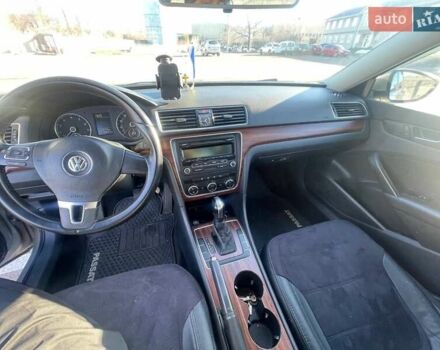 Бежевый Фольксваген Пассат, объемом двигателя 2.5 л и пробегом 208 тыс. км за 8600 $, фото 4 на Automoto.ua