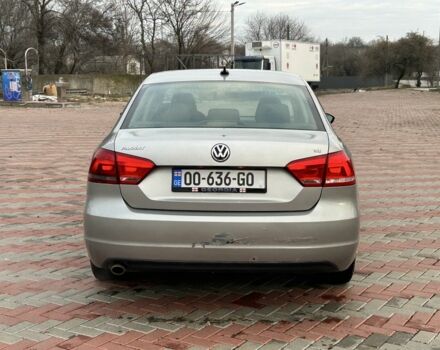 Бежевий Фольксваген Пассат, об'ємом двигуна 2.5 л та пробігом 300 тис. км за 4650 $, фото 3 на Automoto.ua