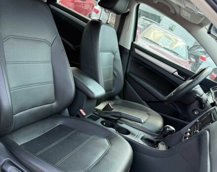 Бежевий Фольксваген Пассат, об'ємом двигуна 2.5 л та пробігом 230 тис. км за 9300 $, фото 3 на Automoto.ua