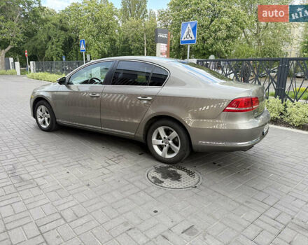 Бежевий Фольксваген Пассат, об'ємом двигуна 1.8 л та пробігом 247 тис. км за 11000 $, фото 7 на Automoto.ua