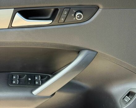 Бежевий Фольксваген Пассат, об'ємом двигуна 2.5 л та пробігом 230 тис. км за 9300 $, фото 2 на Automoto.ua