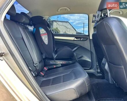 Бежевый Фольксваген Пассат, объемом двигателя 1.8 л и пробегом 172 тыс. км за 10200 $, фото 28 на Automoto.ua