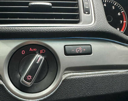 Бежевый Фольксваген Пассат, объемом двигателя 1.8 л и пробегом 256 тыс. км за 7600 $, фото 11 на Automoto.ua