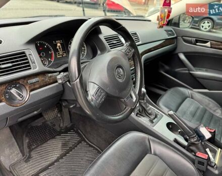 Бежевый Фольксваген Пассат, объемом двигателя 2 л и пробегом 220 тыс. км за 13400 $, фото 4 на Automoto.ua