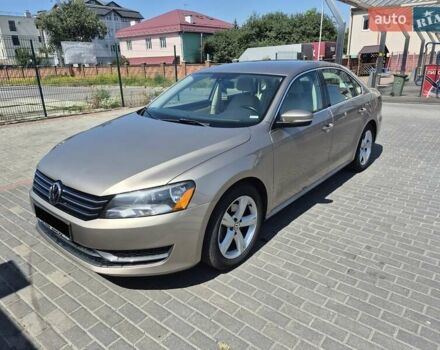 Бежевый Фольксваген Пассат, объемом двигателя 1.8 л и пробегом 220 тыс. км за 10500 $, фото 4 на Automoto.ua