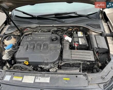 Бежевый Фольксваген Пассат, объемом двигателя 2 л и пробегом 220 тыс. км за 13400 $, фото 3 на Automoto.ua