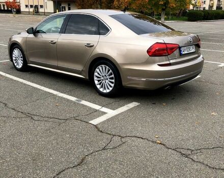 Бежевый Фольксваген Пассат, объемом двигателя 1.8 л и пробегом 200 тыс. км за 12000 $, фото 3 на Automoto.ua