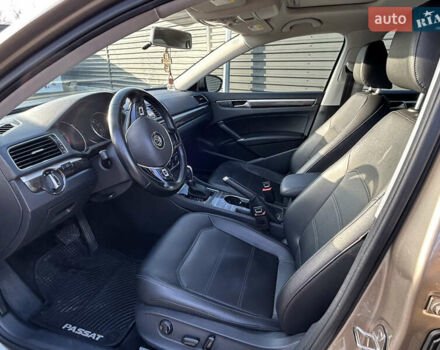 Бежевый Фольксваген Пассат, объемом двигателя 1.8 л и пробегом 183 тыс. км за 13500 $, фото 14 на Automoto.ua