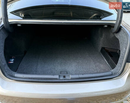 Бежевий Фольксваген Пассат, об'ємом двигуна 1.97 л та пробігом 220 тис. км за 11700 $, фото 8 на Automoto.ua