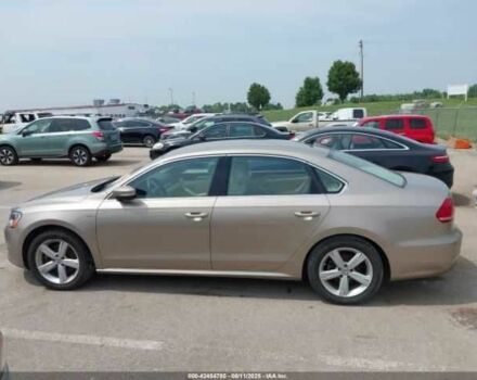 Бежевый Фольксваген Пассат, объемом двигателя 1.8 л и пробегом 82 тыс. км за 9000 $, фото 4 на Automoto.ua