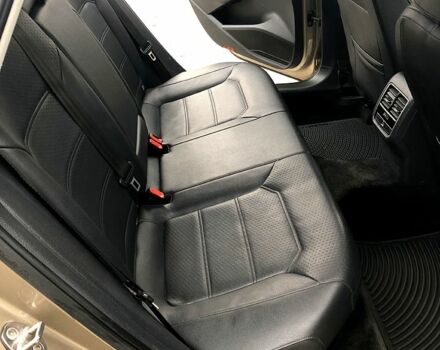 Бежевый Фольксваген Пассат, объемом двигателя 1.8 л и пробегом 200 тыс. км за 12000 $, фото 12 на Automoto.ua