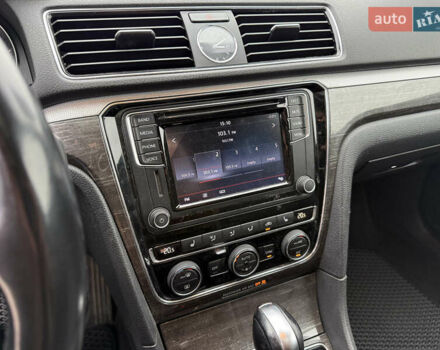 Бежевий Фольксваген Пассат, об'ємом двигуна 1.8 л та пробігом 166 тис. км за 11900 $, фото 18 на Automoto.ua