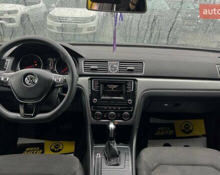 Бежевый Фольксваген Пассат, объемом двигателя 1.8 л и пробегом 128 тыс. км за 10800 $, фото 11 на Automoto.ua