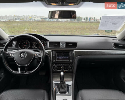 Бежевий Фольксваген Пассат, об'ємом двигуна 1.8 л та пробігом 166 тис. км за 11900 $, фото 12 на Automoto.ua