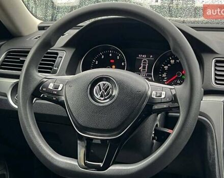 Бежевый Фольксваген Пассат, объемом двигателя 1.8 л и пробегом 128 тыс. км за 10800 $, фото 9 на Automoto.ua